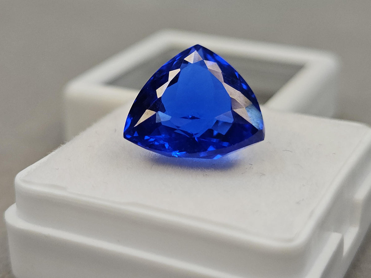 Royal Blue Sapphire Gemstones
