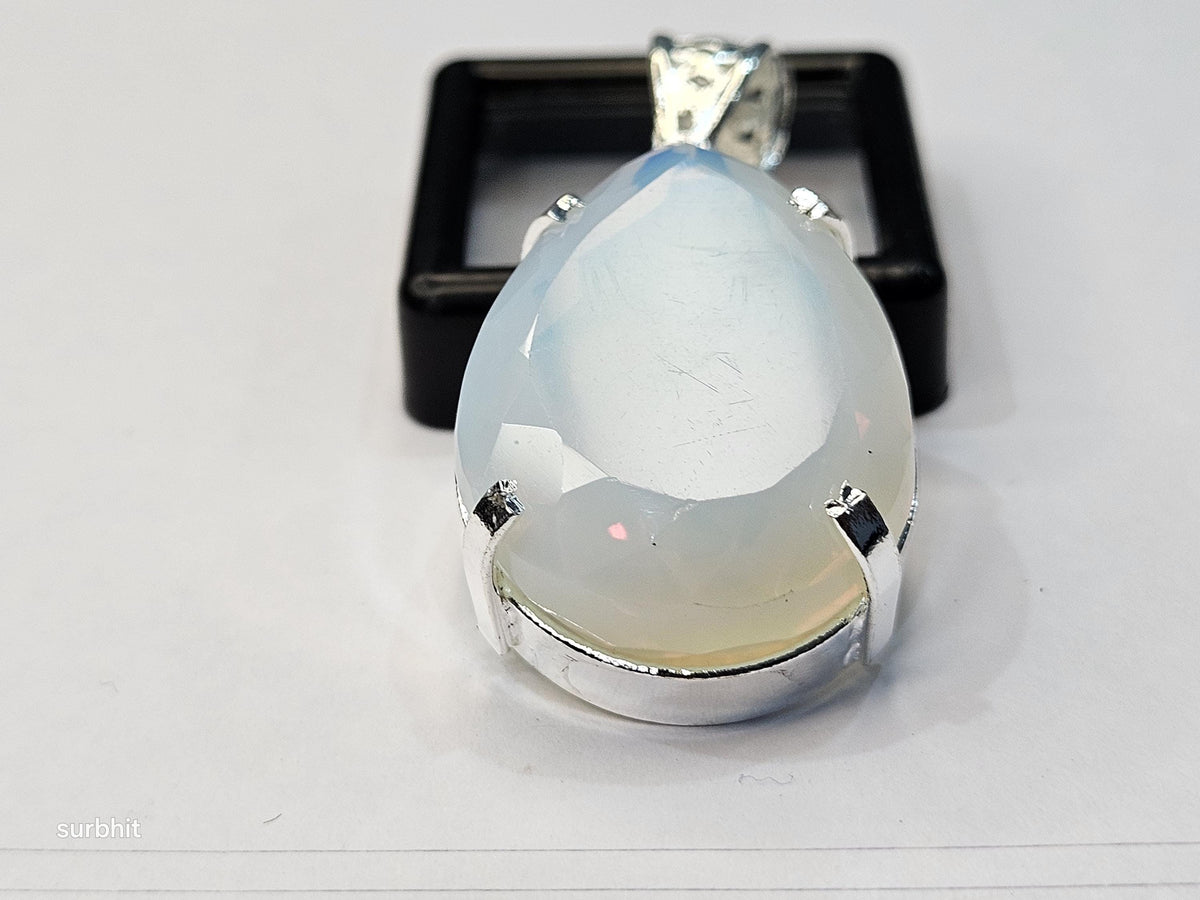 Certified Lab-Created Pear Cut Gemstone Welo Opal Locket Pendant, 70-74 Ct