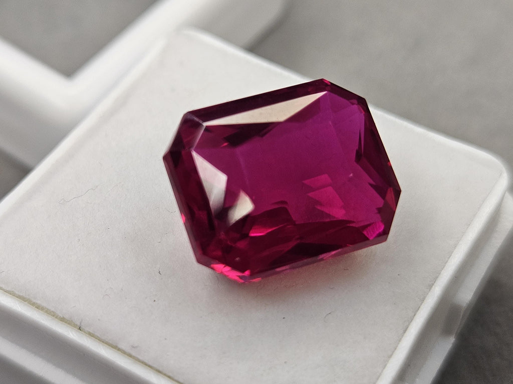 Natural and certified Pink Sapphire Emerald Cut 10-11 Ct For Rings & Jewellery