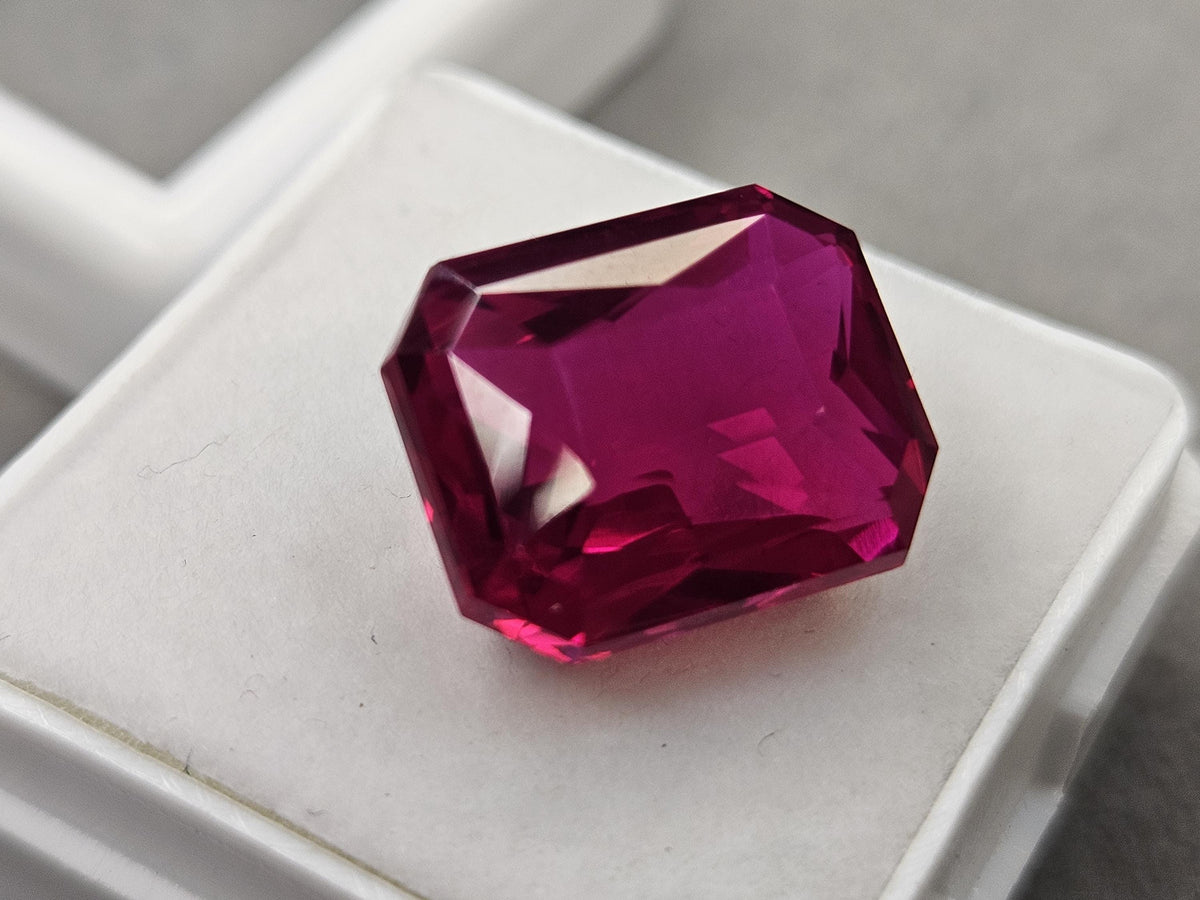 Natural and certified Pink Sapphire Emerald Cut 10-11 Ct For Rings & Jewellery