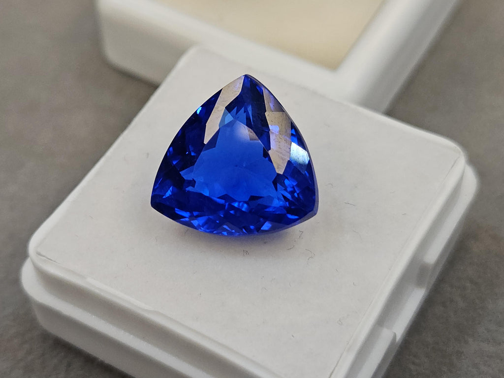 Kashmiri Royal Blue Sapphire, 8+ Carat Trillion Cut Gemstone