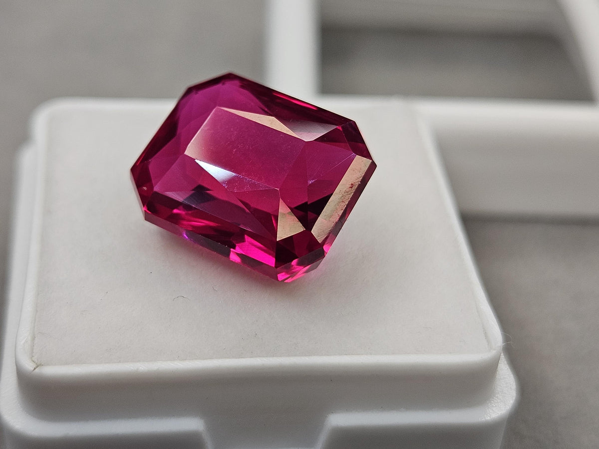 Natural and certified Pink Sapphire Emerald Cut 10-11 Ct For Rings & Jewellery