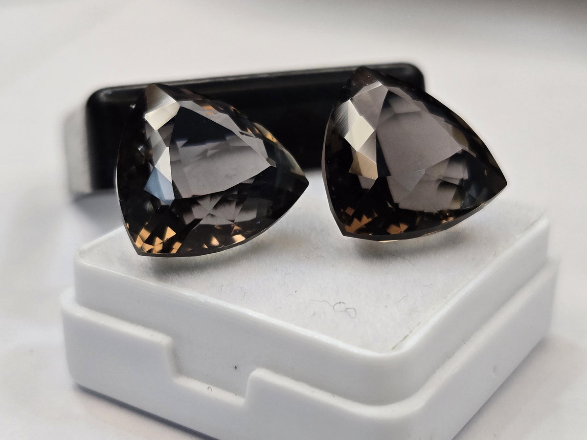 Smoky Black Quartz Trillion Cut Loose Gemstone, Lab Created for Rings, Pendants (19-20 Ct)