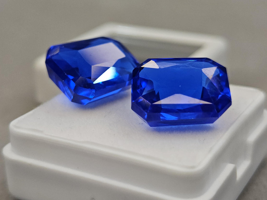 Kashmiri Royal Blue Sapphire Pair oF 20+ Carats Radiant Cut Gemstones for Ring Making