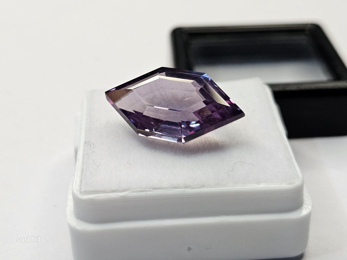 10–11 Ct Natural Alexandrite – Fancy Cut Color-Change Loose Gemstone, Brazil
