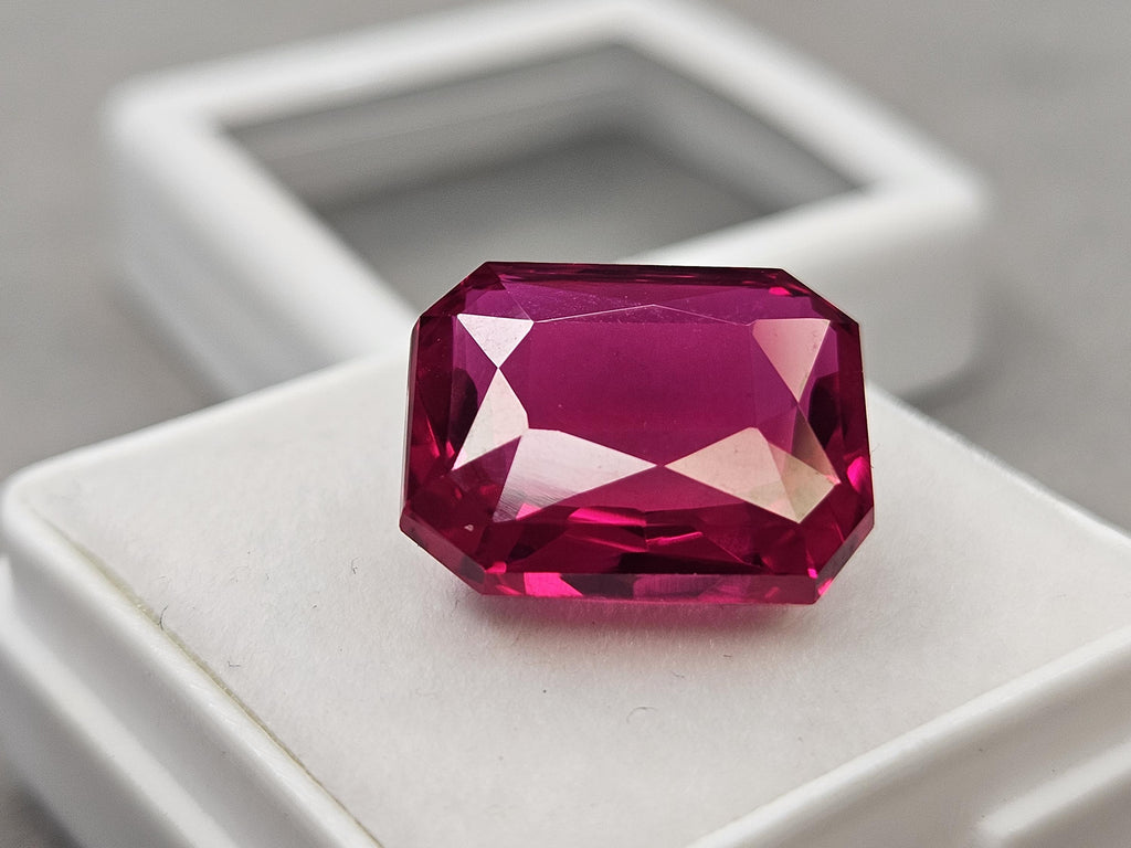 Natural and certified Pink Sapphire Emerald Cut 10-11 Ct For Rings & Jewellery