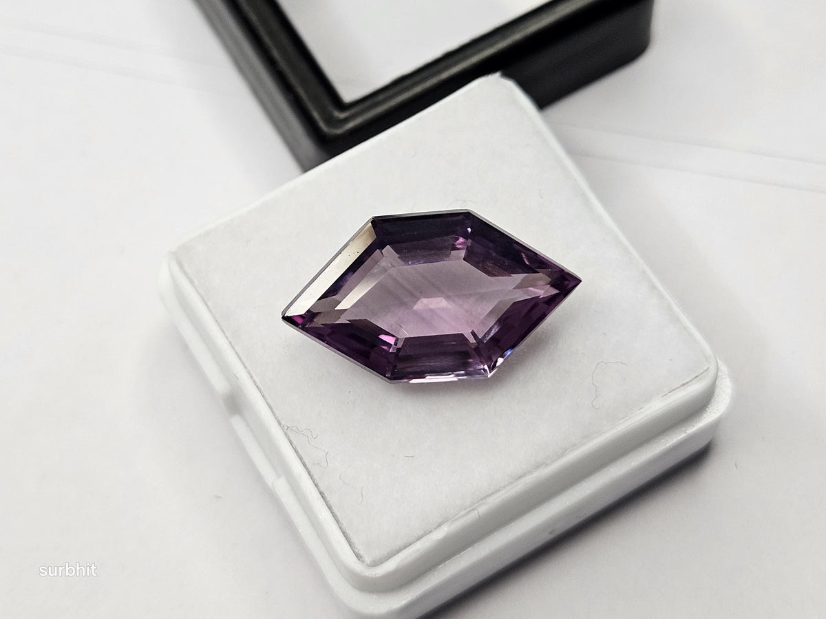 10–11 Ct Natural Alexandrite – Fancy Cut Color-Change Loose Gemstone, Brazil