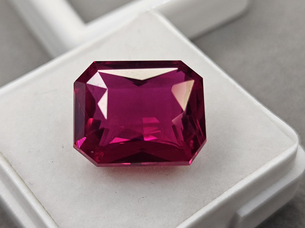 Natural and certified Pink Sapphire Emerald Cut 10-11 Ct For Rings & Jewellery