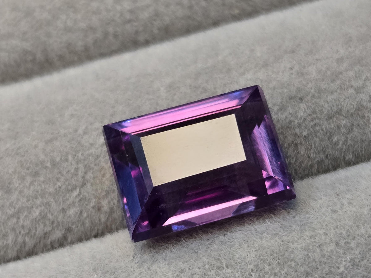 Natural Alexandrite Gemstone – 11-12 Ct Baguette Cut Color-Change Collector Stone