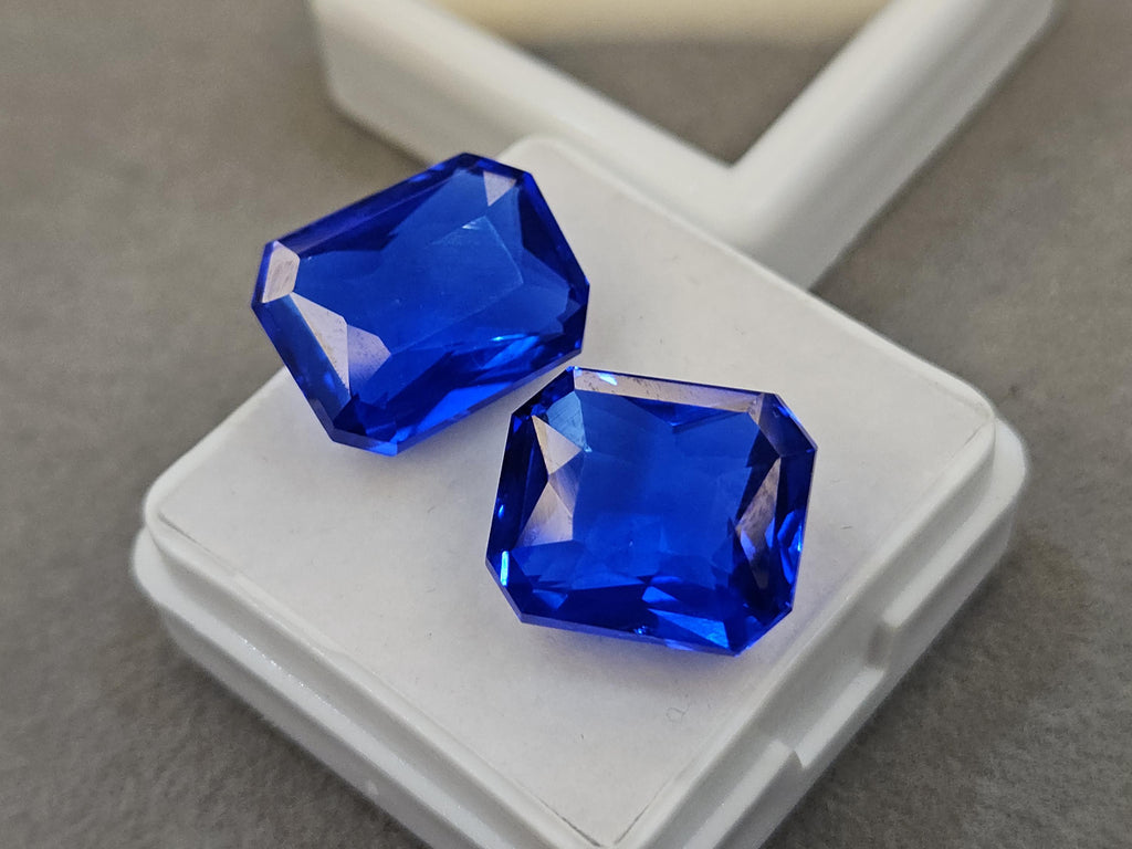 Kashmiri Royal Blue Sapphire Pair oF 20+ Carats Radiant Cut Gemstones for Ring Making