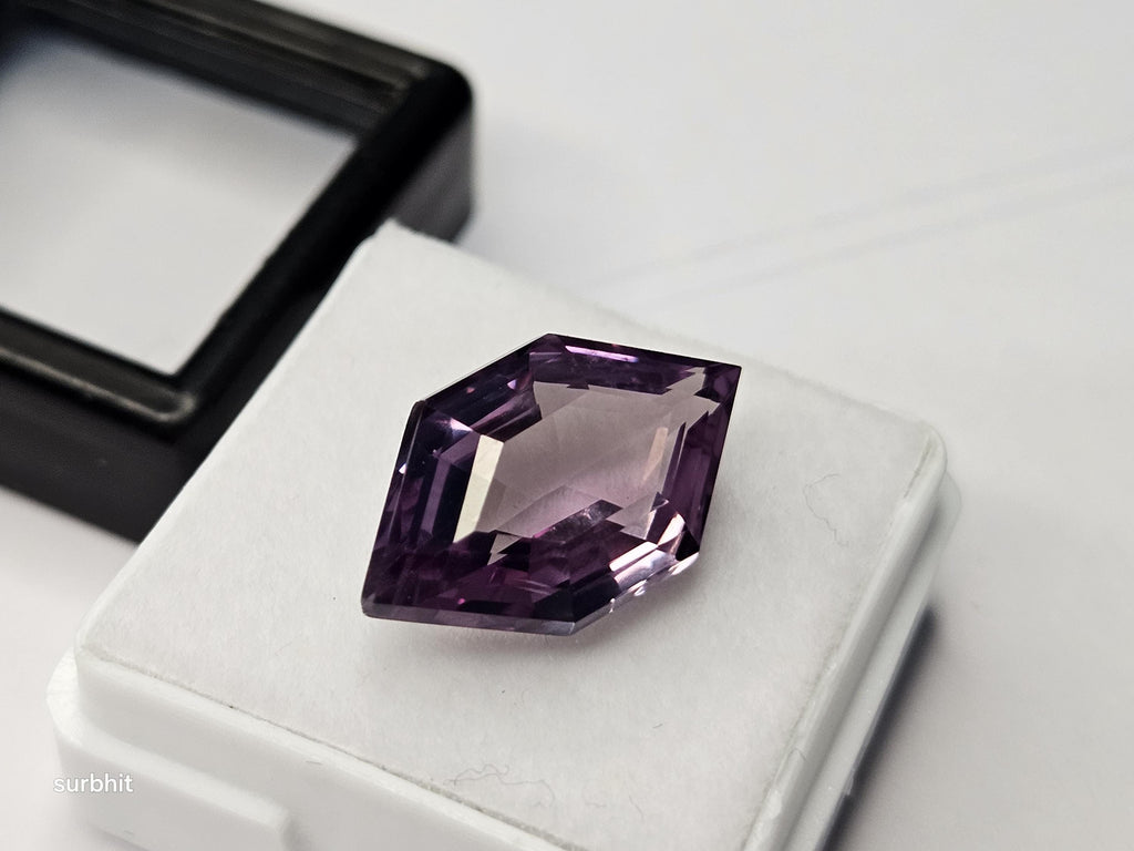 10–11 Ct Natural Alexandrite – Fancy Cut Color-Change Loose Gemstone, Brazil