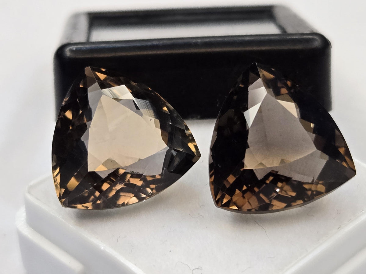 Smoky Black Quartz Trillion Cut Loose Gemstone, Lab Created for Rings, Pendants (19-20 Ct)
