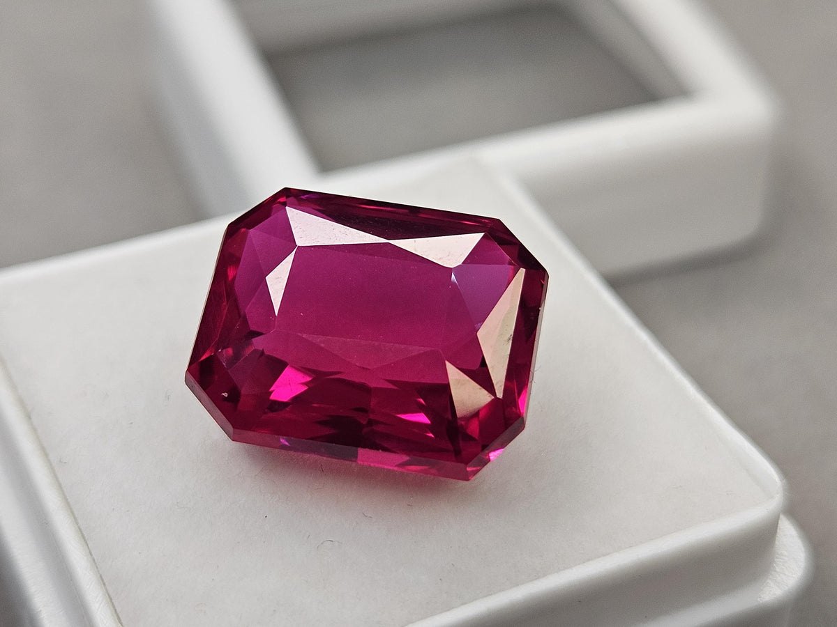 Natural and certified Pink Sapphire Emerald Cut 10-11 Ct For Rings & Jewellery