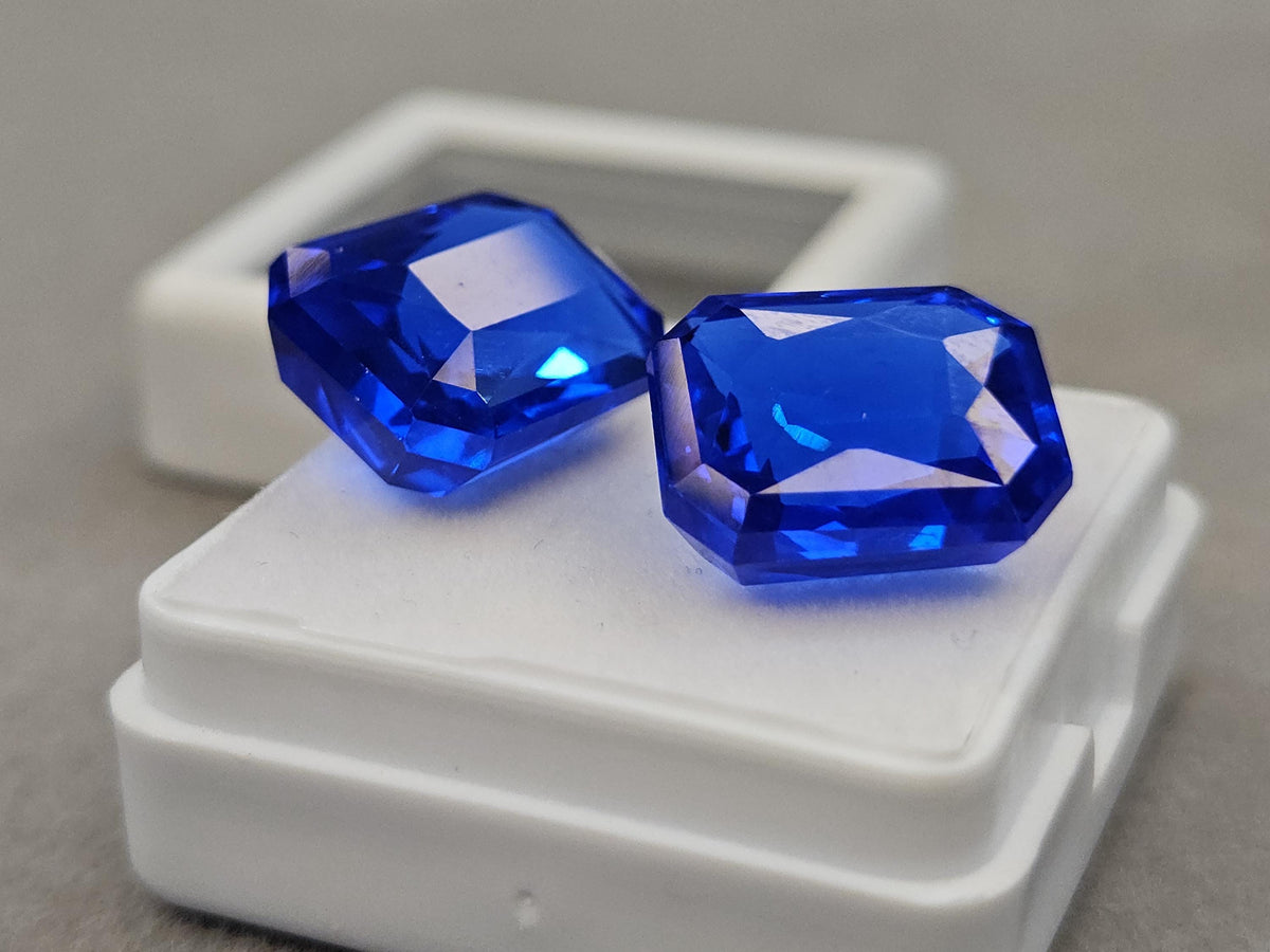 Kashmiri Royal Blue Sapphire Pair oF 20+ Carats Radiant Cut Gemstones for Ring Making