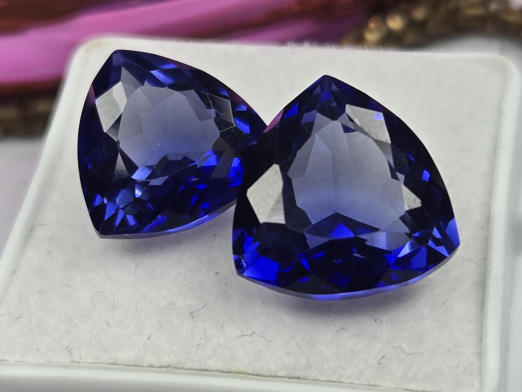 Certified Natural Tanzanite 13–14 Ct Trillion Cut Matching Pair Loose Gemstones, Tanzanian Origin for Earrings & Rings