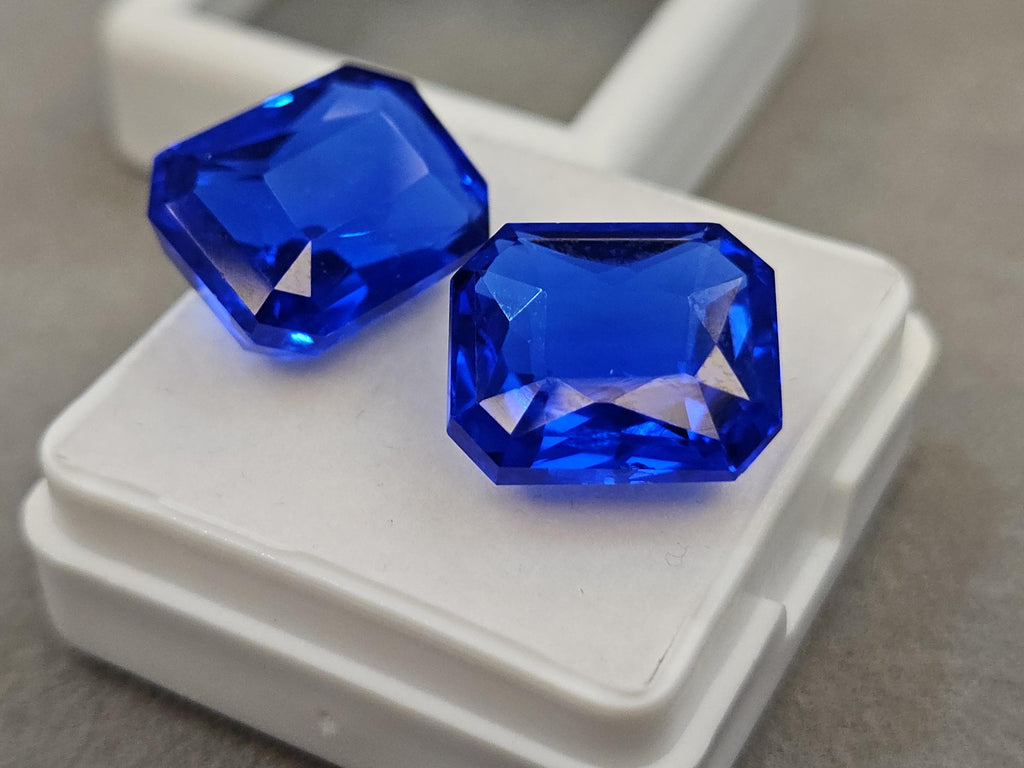 Kashmiri Royal Blue Sapphire Pair oF 20+ Carats Radiant Cut Gemstones for Ring Making