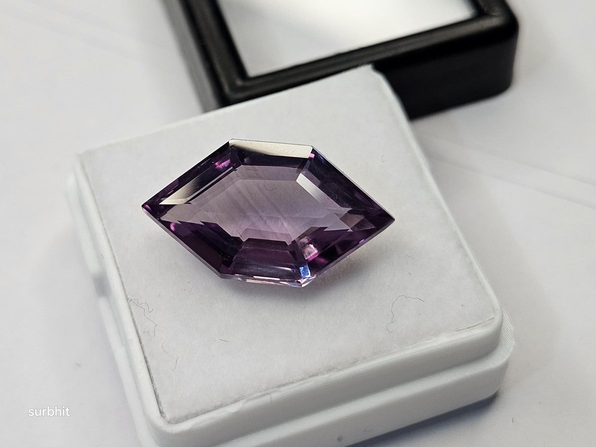 10–11 Ct Natural Alexandrite – Fancy Cut Color-Change Loose Gemstone, Brazil