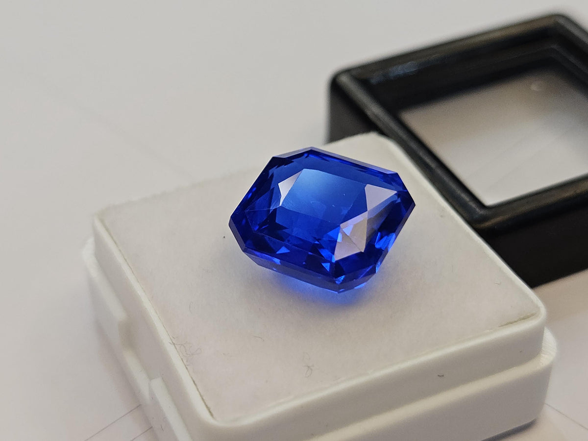 Kashmiri Royal Blue Sapphire, 10-11ct Square Radiant Cut Loose Gemstone (Engagement Ring)