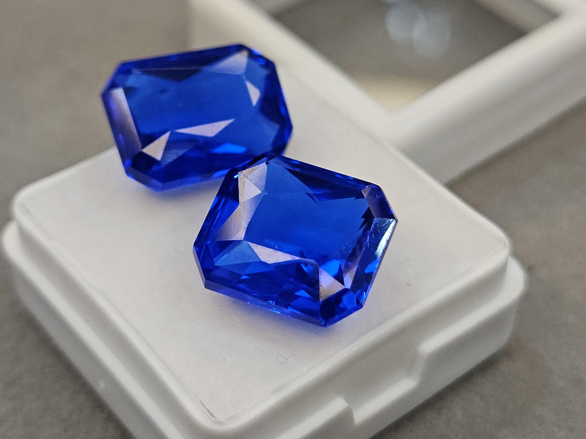 Kashmiri Royal Blue Sapphire Pair oF 20+ Carats Radiant Cut Gemstones for Ring Making