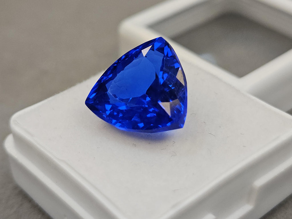 Kashmiri Royal Blue Sapphire, 8+ Carat Trillion Cut Gemstone