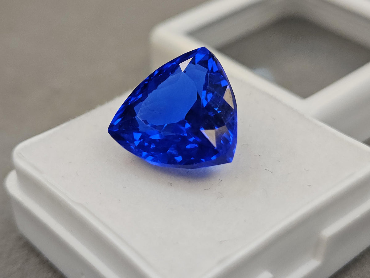 Kashmiri Royal Blue Sapphire, 8+ Carat Trillion Cut Gemstone