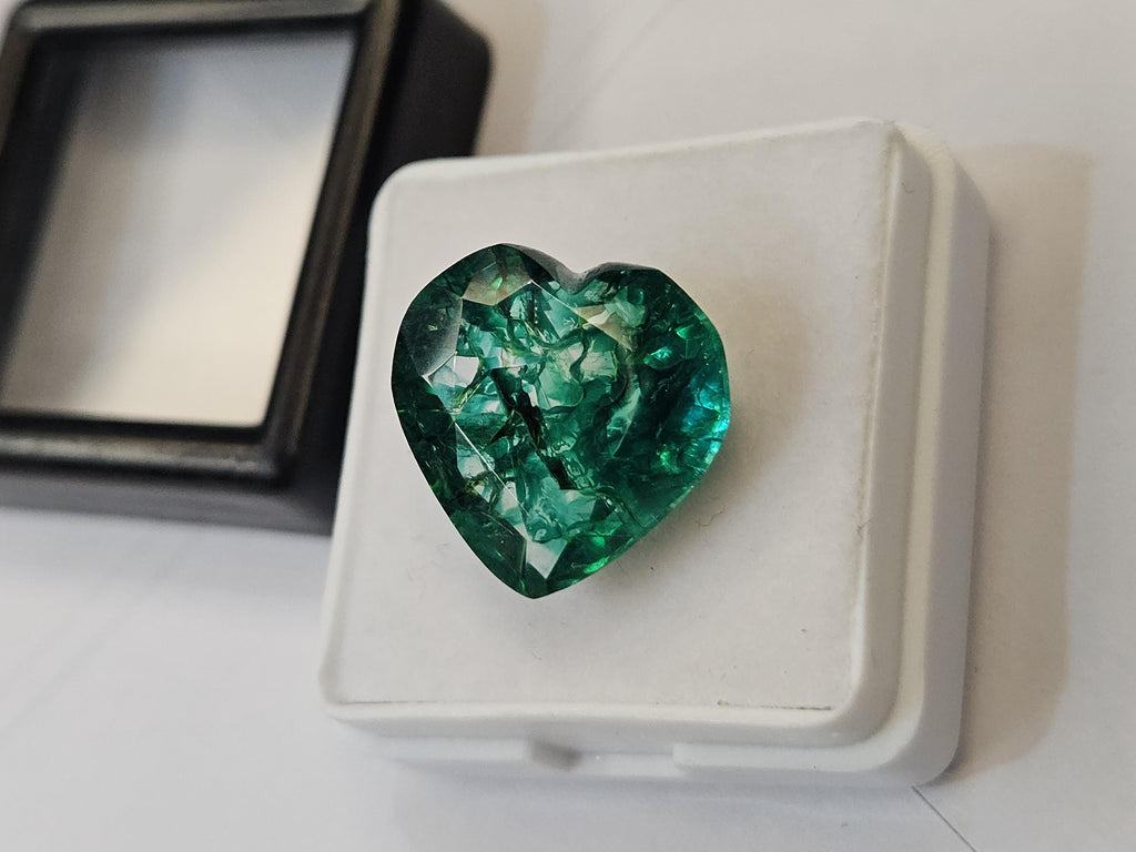 Certified Colombian Emerald Heart Gemstone | Natural Green Loose Stone (12-13 Ct)