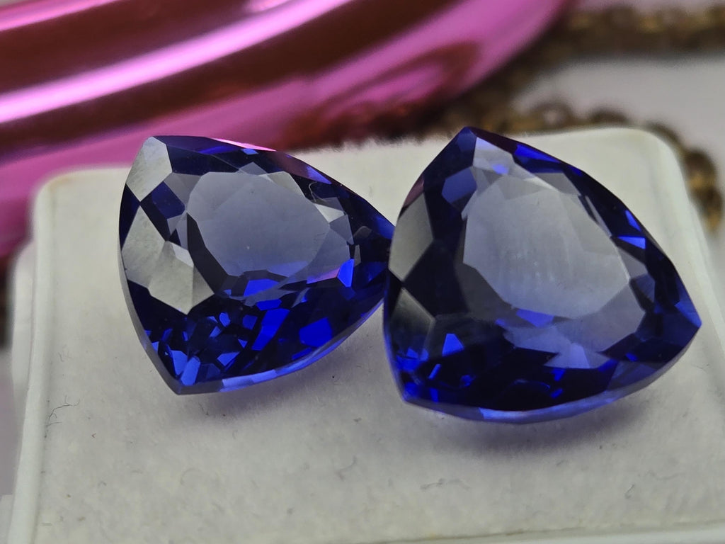 Certified Natural Tanzanite 13–14 Ct Trillion Cut Matching Pair Loose Gemstones, Tanzanian Origin for Earrings & Rings