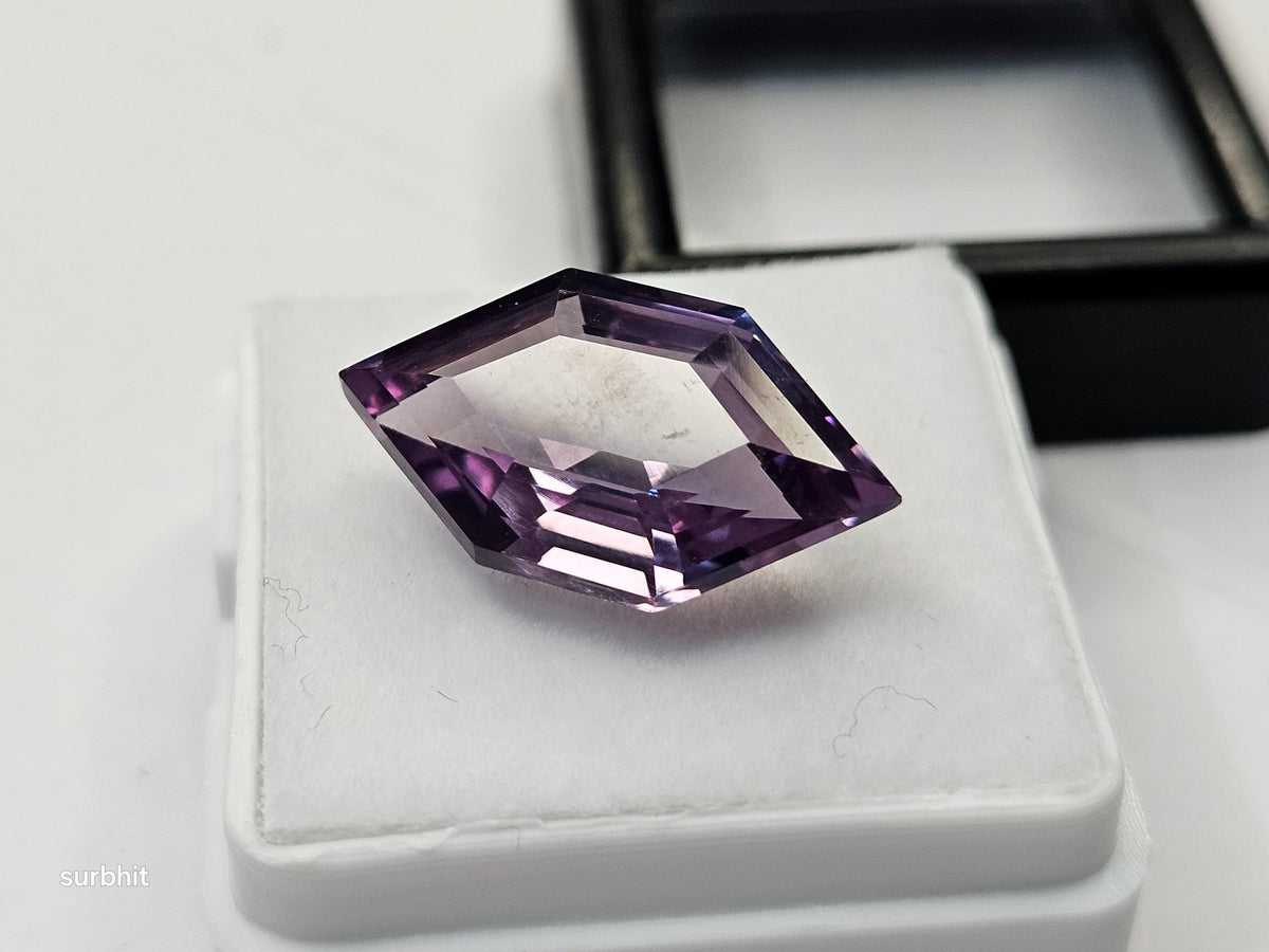 10–11 Ct Natural Alexandrite – Fancy Cut Color-Change Loose Gemstone, Brazil