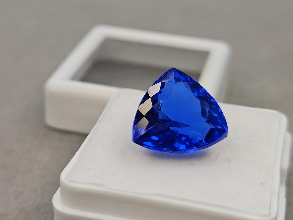 Kashmiri Royal Blue Sapphire, 8+ Carat Trillion Cut Gemstone