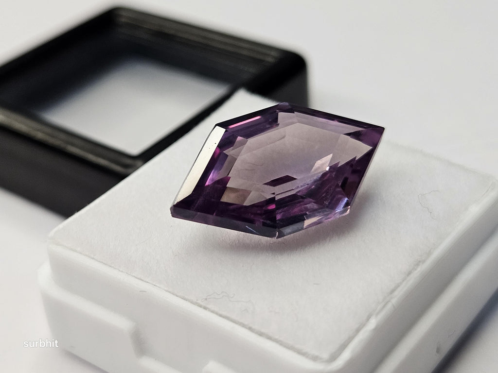 10–11 Ct Natural Alexandrite – Fancy Cut Color-Change Loose Gemstone, Brazil