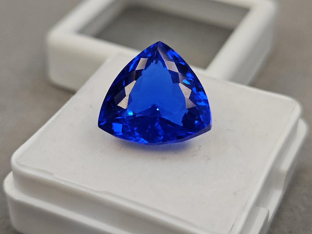 Kashmiri Royal Blue Sapphire, 8+ Carat Trillion Cut Gemstone