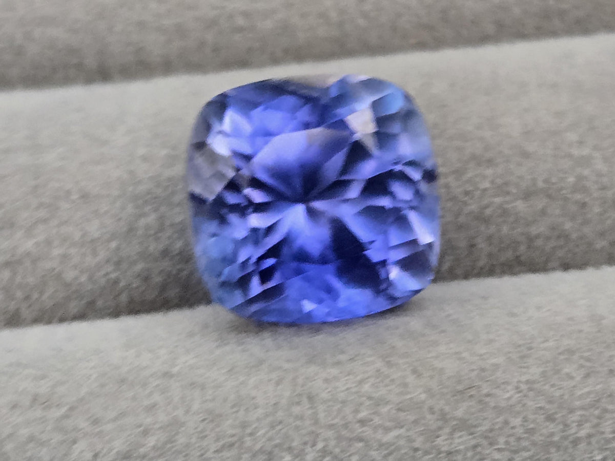 Cushion Cut Blue Tanzanite Gemstone, 12-14 Carat Loose Stone
