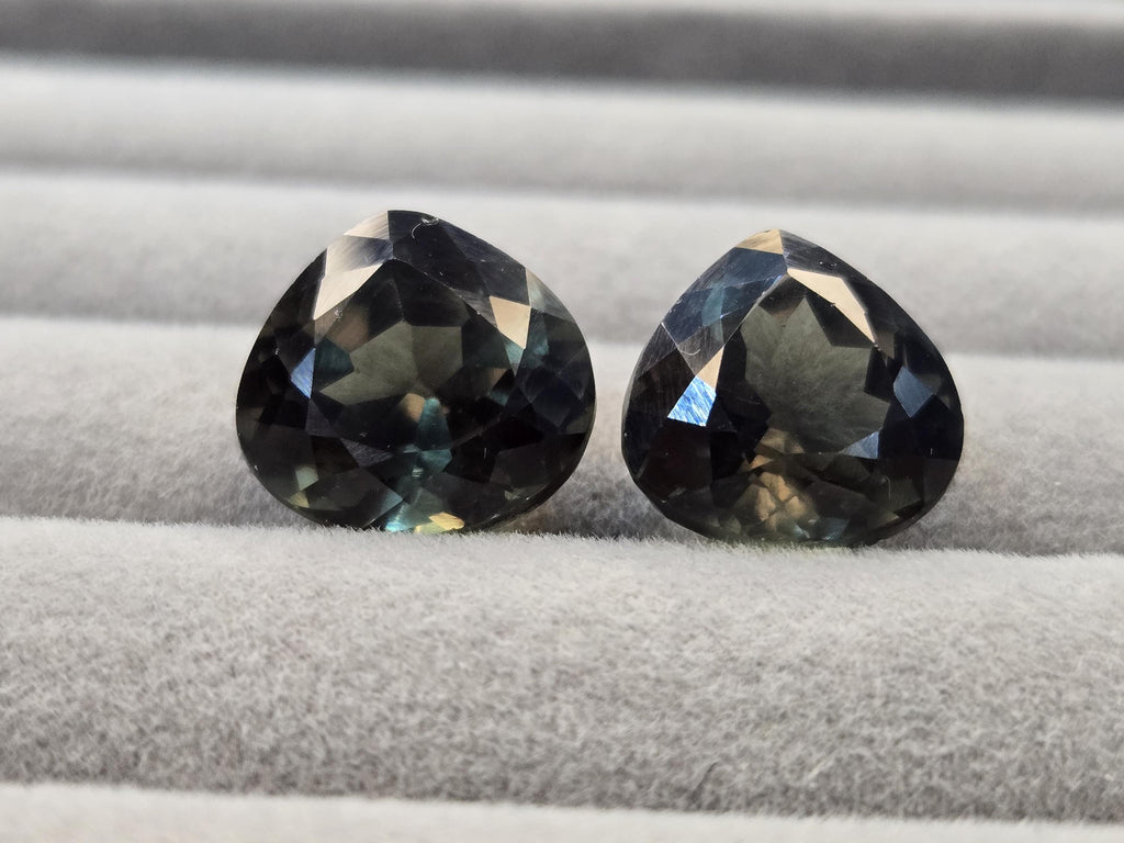 Pear Cut Green Tourmaline Gemstone Pair, 20-21 ct, Jewelry Making