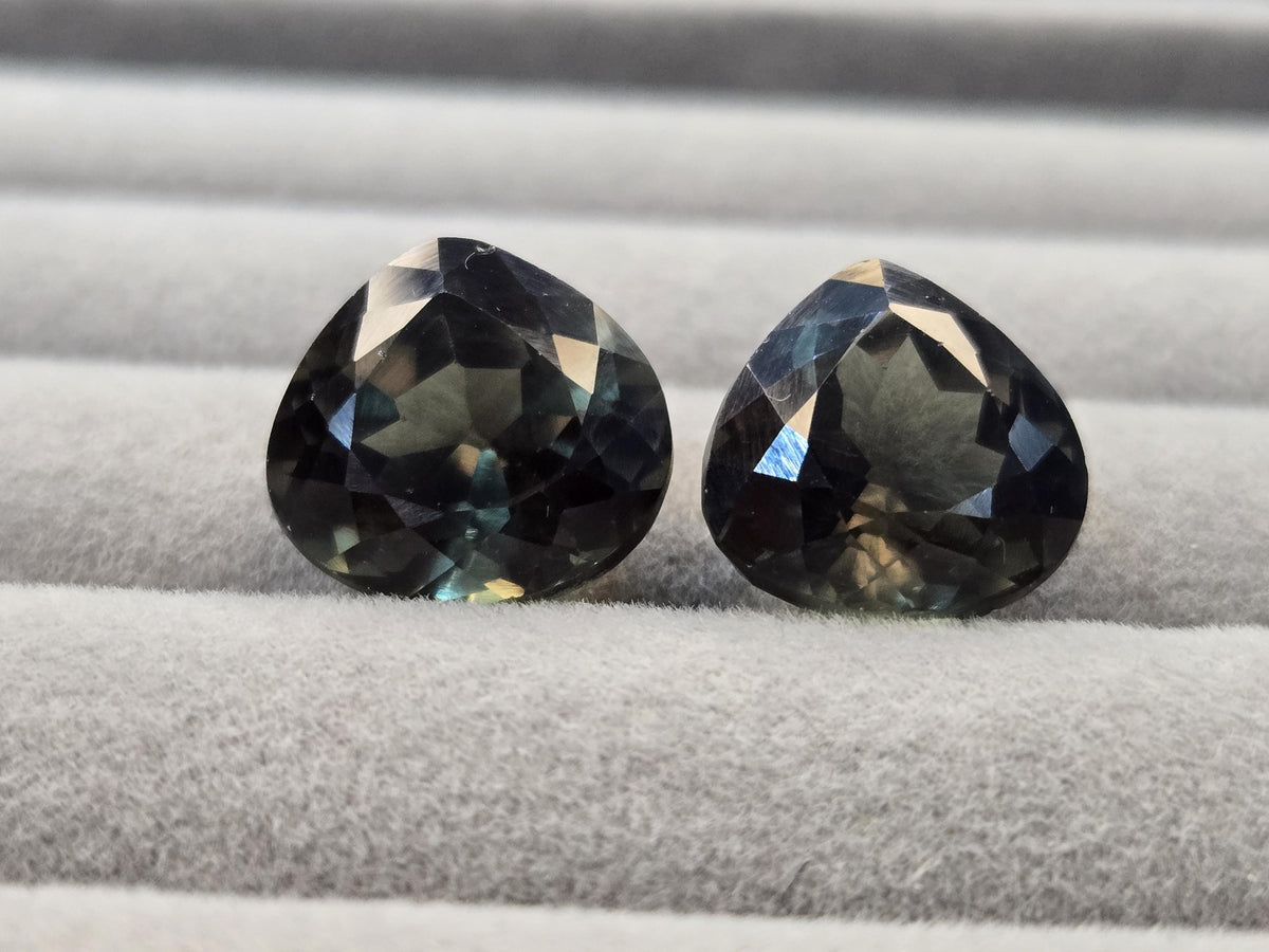 Pear Cut Green Tourmaline Gemstone Pair, 20-21 ct, Jewelry Making
