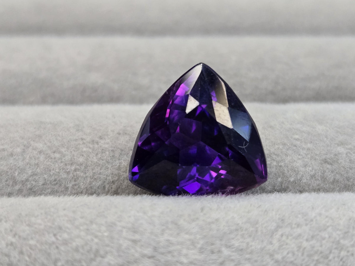 Trillion Cut Purple Tanzanite Gemstone, 8-10 Ct Lab Created