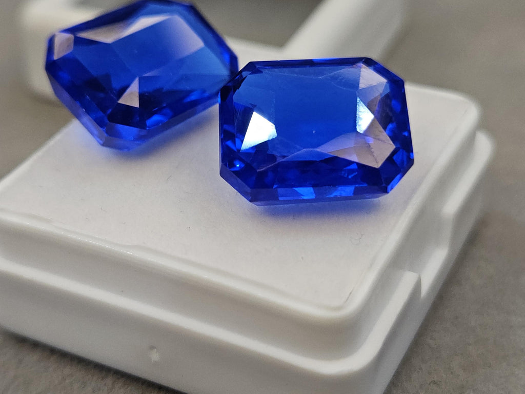 Kashmiri Royal Blue Sapphire Pair oF 20+ Carats Radiant Cut Gemstones for Ring Making