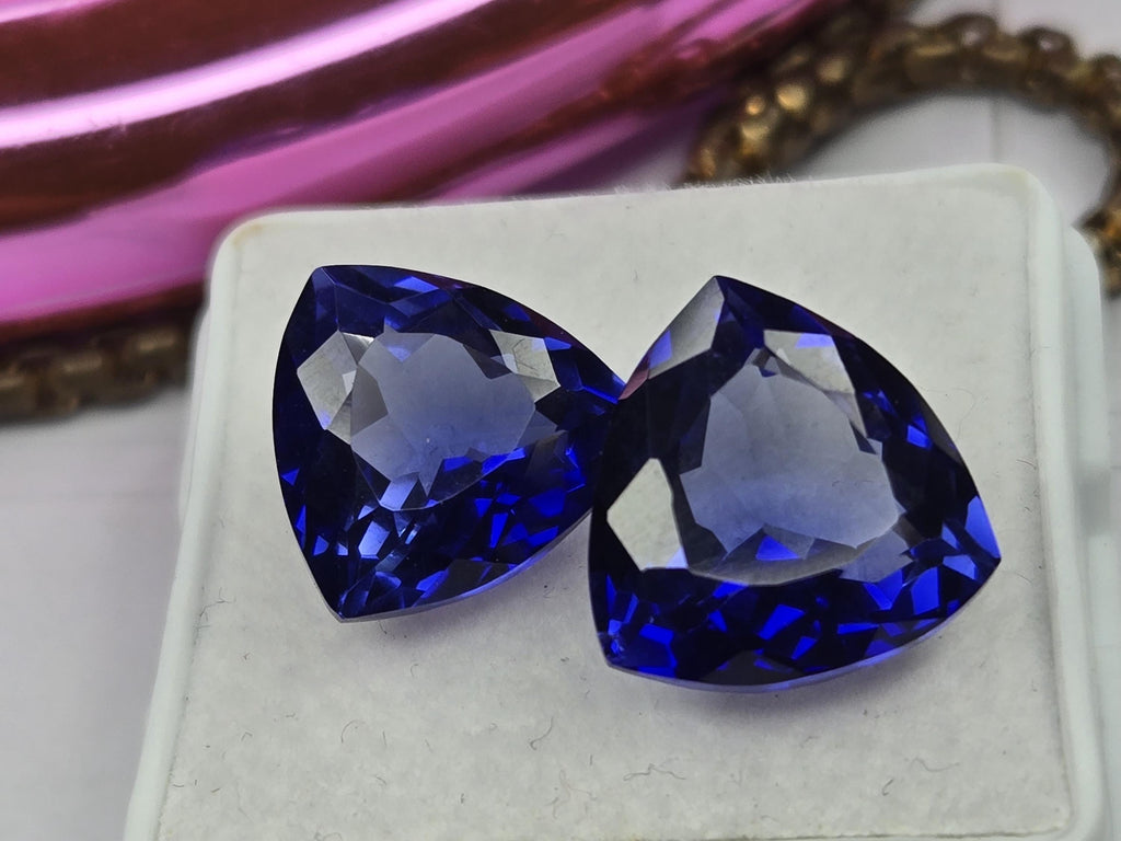 Certified Natural Tanzanite 13–14 Ct Trillion Cut Matching Pair Loose Gemstones, Tanzanian Origin for Earrings & Rings