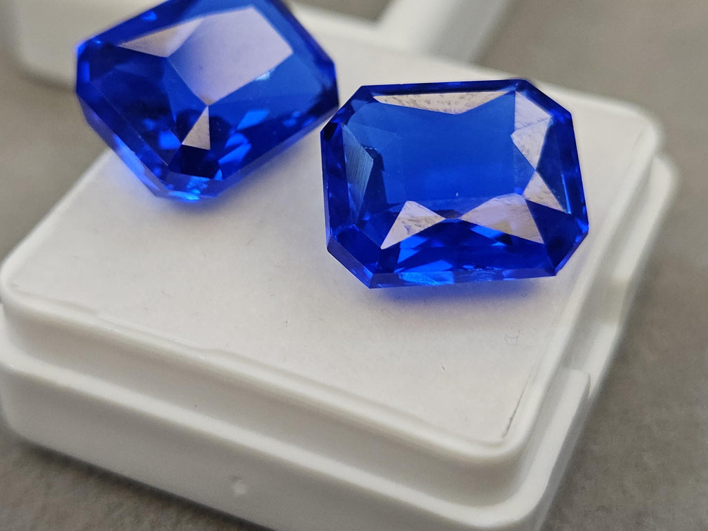 Kashmiri Royal Blue Sapphire Pair oF 20+ Carats Radiant Cut Gemstones for Ring Making