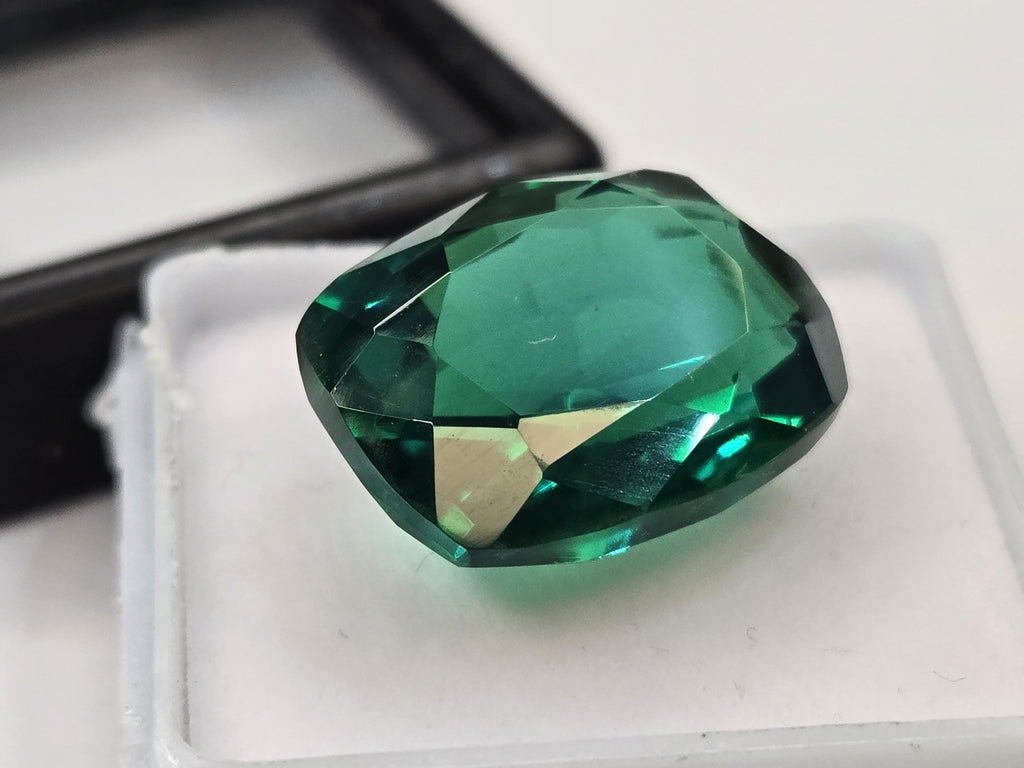Colombian Emerald Cushion Cut Gemstone, Certified Natural Green Stone for Jewelry