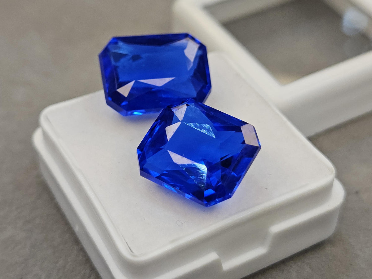 Kashmiri Royal Blue Sapphire Pair oF 20+ Carats Radiant Cut Gemstones for Ring Making